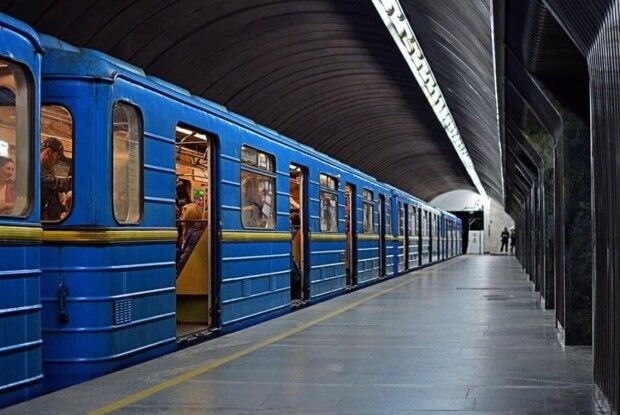 У Києві підліток потрапив під потяг метро