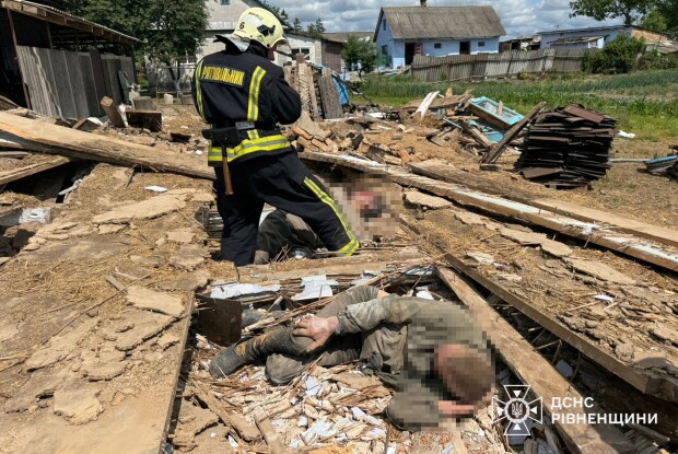 На Рівненщині рятували людей з-під завалів