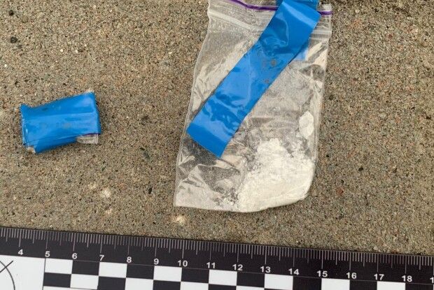 Спіймали «на гарячому»: у Луцьку затримали наркозбувача