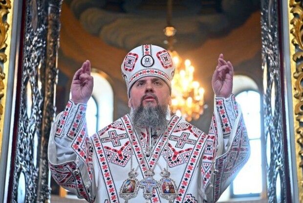 Предстоятель ПЦУ розповів, чому обрав вишиване облачення для Служби у лаврі