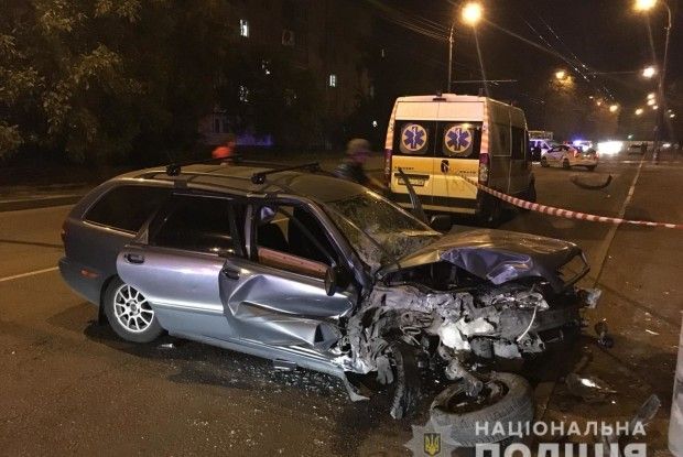 Втікаючи від рівненських поліцейських, п’яний водій з гранатою розбив машину