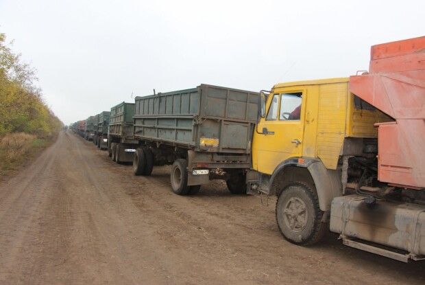 На Волині загорілася вантажівка із цукровим буряком