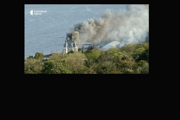 Росіяни вдарили по Одесі балістикою:  горить академія Ківалова, постраждав він сам (Доповнено) 