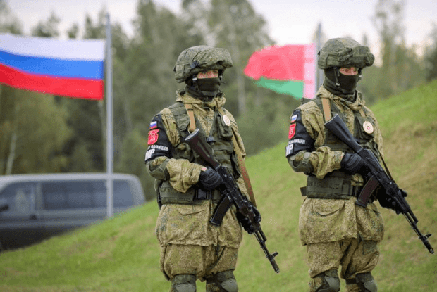 Поляки закликають не втрачати пильність: Кремль досі готує вторгнення на білорусько-українському кордоні