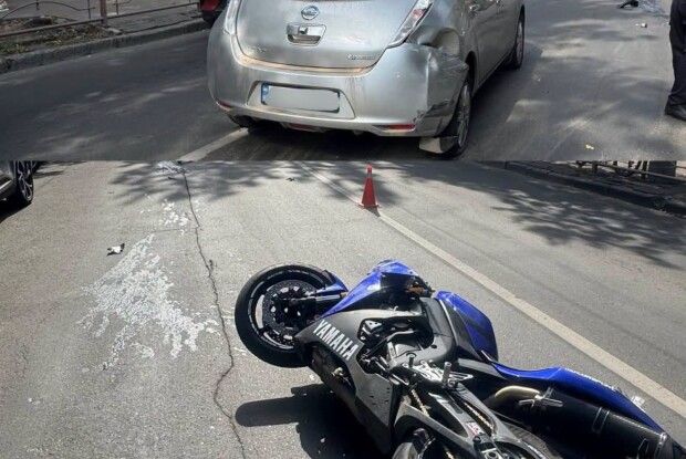 У Луцьку мотоцикліст зіткнувся з двома автомобілями