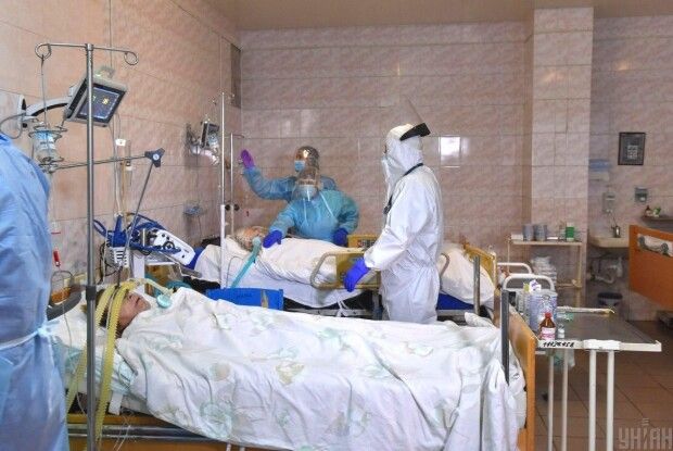 Завантаженість лікарень для пацієнтів з COVID-19 в Україні наближається до 70%: де найгірша ситуація