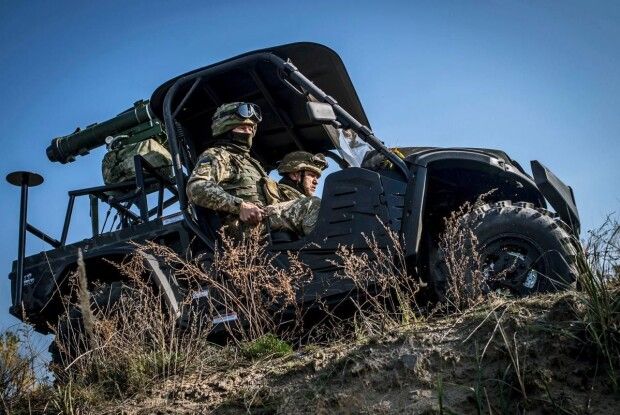 Українські військові отримали мобільні всюдиходи