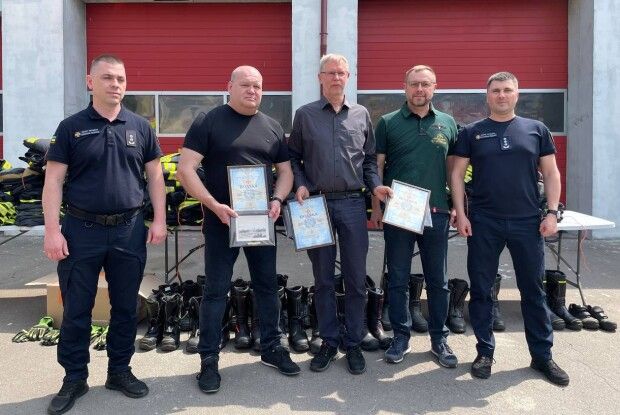 На Волинь із Німеччини передали бойовий одяг