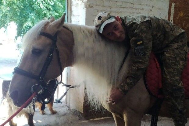 Волинських ветеранів запрошують на реабілітацію з допомогою коней