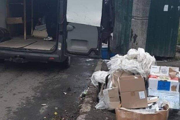 Лучанину, який викинув коробки біля смітника, загрожує штраф