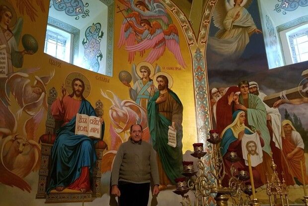 «Зранку я малював Леніна, а ввечері ікони»