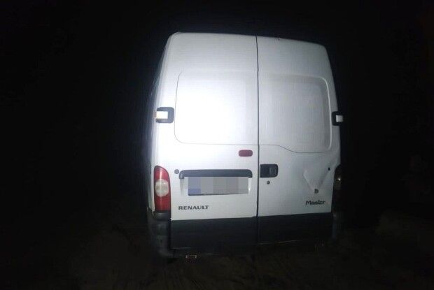 Заїжджав у власний двір: на Рівненщині водій на смерть збив 6-річну дівчинку