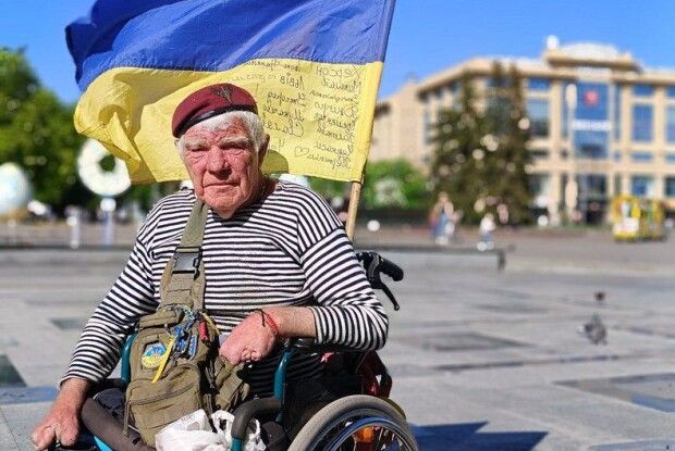 Легендарний херсонець «Дядя Гриша» у Луцьку збирав донати на ЗСУ