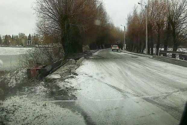 На Волині у ставок впав... молоковоз!