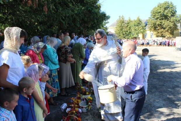 Завершилася молитва благословенням  фруктів нового врожаю (Фото)