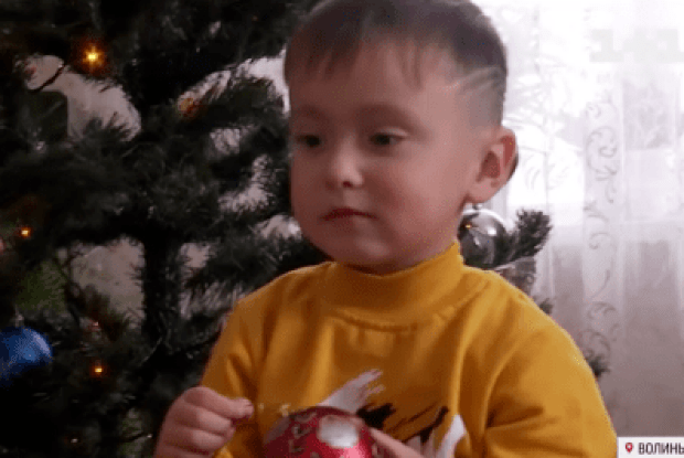 «Війна закінчиться, не плакайте»: 4-річний Назарко з Волині, який раптово став зіркою, мріє про зустріч із татом