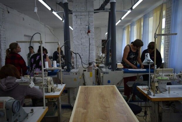 На Волині почало працювати швейне підприємство, що переїхало з Донеччини