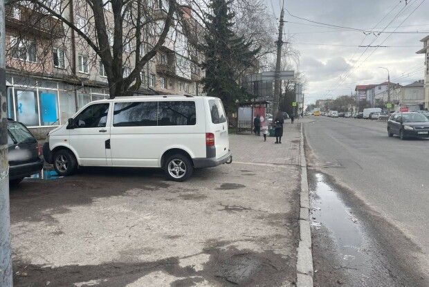 2 ДТП  з потерпілими в Луцьку: водії рухались заднім ходом