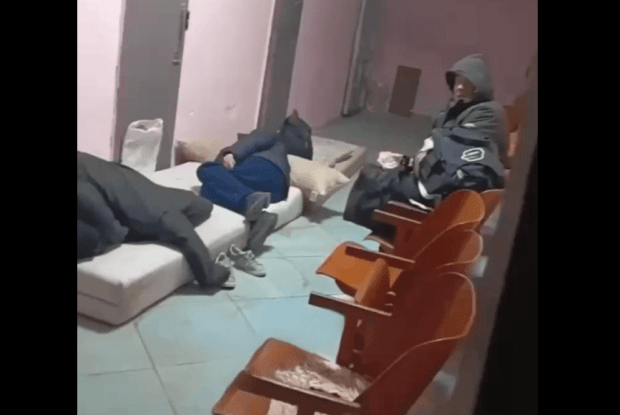 Антисанітарія та ігнорування закону: Омбудсман показав умови у ТЦК на Київщині, які «грають на руку ворогу»