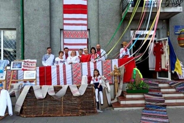 На Камінь-Каширщині організували виставку автентичного одягу 