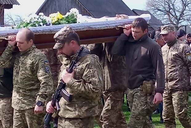 На Ратнівщині провели в останню дорогу Героя, який поклав своє життя у боях за Бахмут