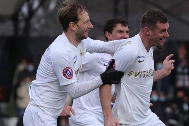 Футболісти «Колоса» нажерлися горіляки й чіплялися посеред ночі до жінок у поїзді «Ужгород-Київ»