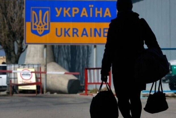Чому заробітчани змушені повертатися в Україну і що на них чекає