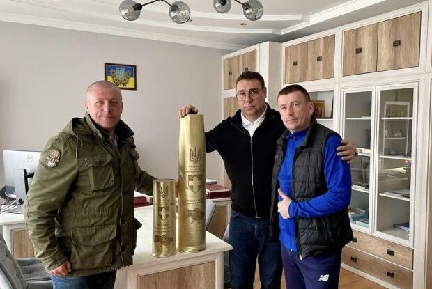 Бійці 100-ї бригади привезли волинській лікарні цінний дарунок з поля бою