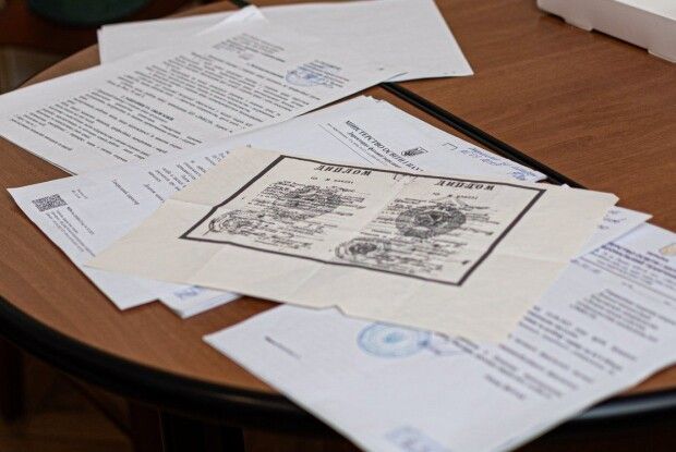 У Луцькій стоматполіклініці викрили працівницю з «липовим дипломом» (Фото)