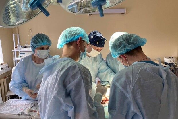На Волині медики прооперували жінці нирку і через день виписали додому (Фото 18+)