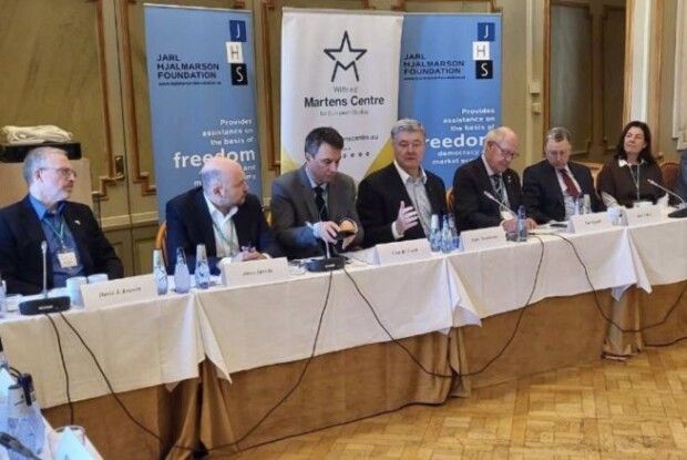 Порошенко у Швеції: Україна заплатила дуже високу ціну за право перебувати в НАТО, ми не приймемо жодних недійсних гарантій