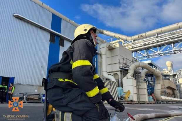 На підприємстві у Нововолинську працювали рятувальники