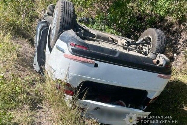 На Волині авто злетіло у кювет і перекинулося: постраждали пасажирки