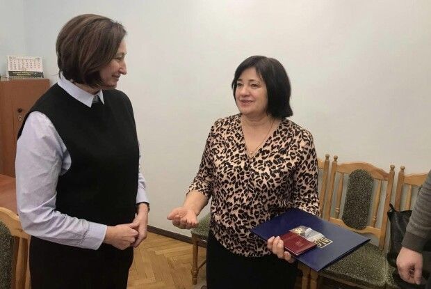 Вчительку з Волині нагородили високою освітянською відзнакою