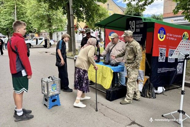 На Волині місто зібрало 24 000 гривень на лікування маленького Данилка
