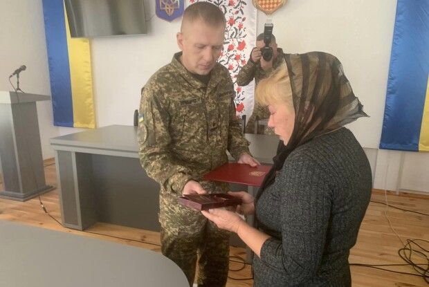 Матір полеглого Героя з Волині отримала посмертну відзнаку сина