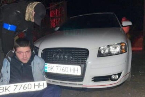 Мажор, який назвав ЗСУ «гарматним м'ясом», продає свою іномарку, щоб сплатити штраф 