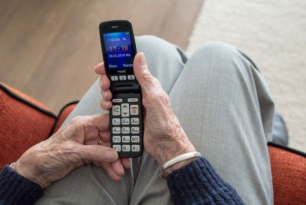 77-річна жителька Млинова,«рятуючи» невістку від тюрми, віддала аферистам 22 500 гривень