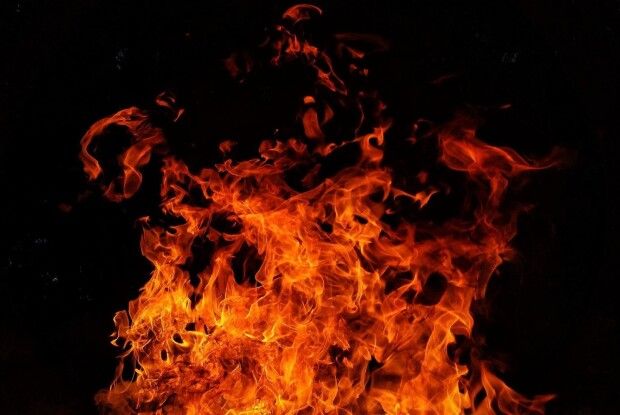 На Волині через пустощі дітей серед ночі спалахнула солома