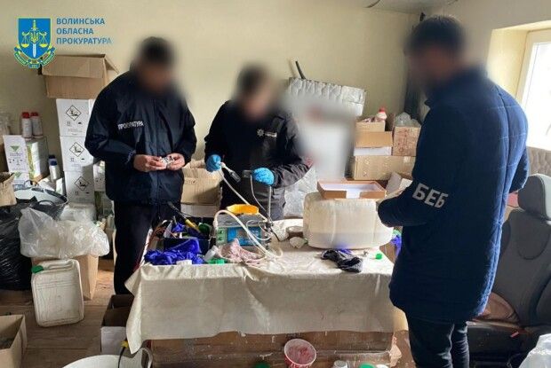Лучани у гаражі налагодили підпільне виробництво агрохімікатів (Фото)