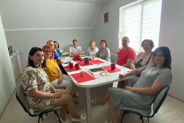 Не чекайте 3-х років, поки розговориться – дійте вже: у Луцьку прокладали місточки партнерства лікарі й освітяни