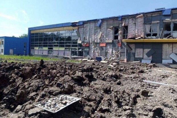 Після обстрілу серйозно пошкоджено базу «Металіста» (Фото)