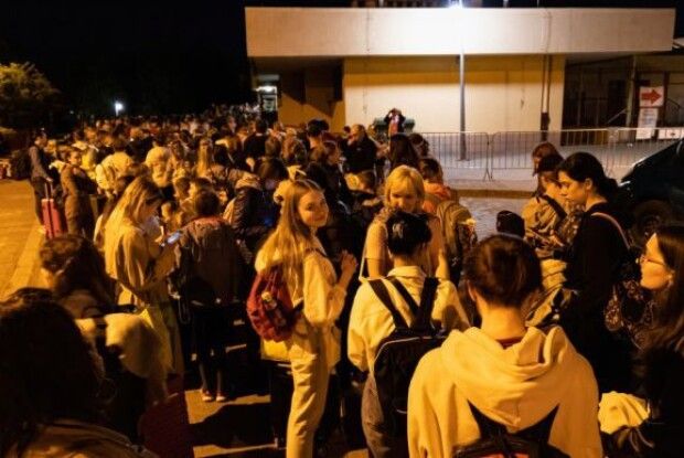 Чверть біженців, які повертаються в Україну, хочуть жити в іншій області