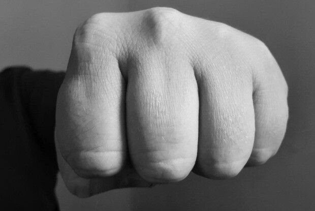 Покарали волинянина, який відлупцював поліцейського