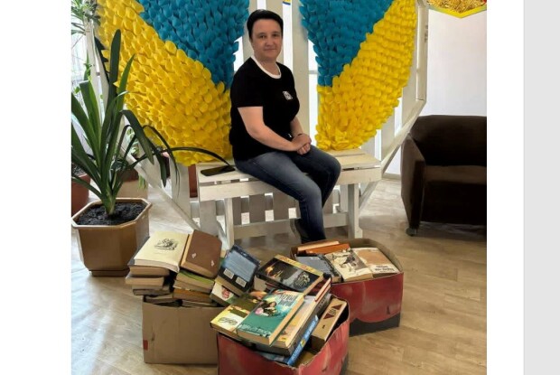 На Волині жінка принесла з дому у бібліотеку 323 книги російською мовою