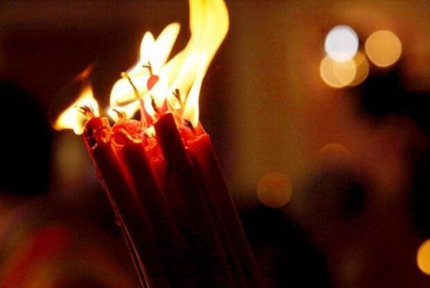 У храмі Гробу Господнього в Єрусалимі зійшов Благодатний вогонь! (Відео)