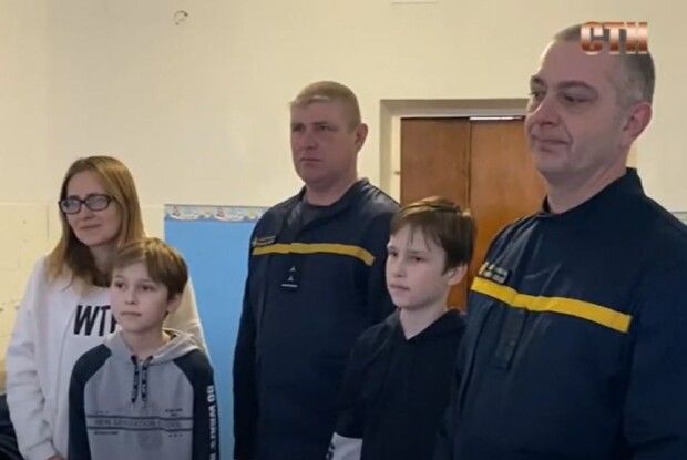 Волинські рятувальники провідали дітей, які ледь не втопилися на кар’єрі (Відео)