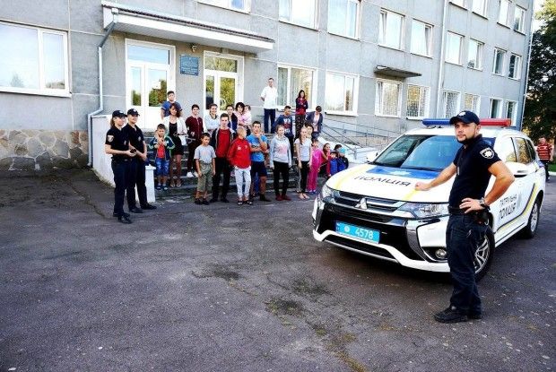 Волинські правоохоронці прагнуть навчити дітей правилам безпеки