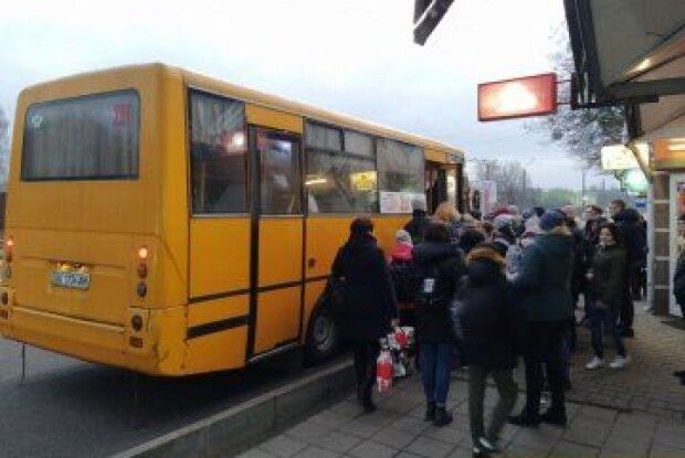 Розповіли, до котрої години їздять маршрутки у Луцьку