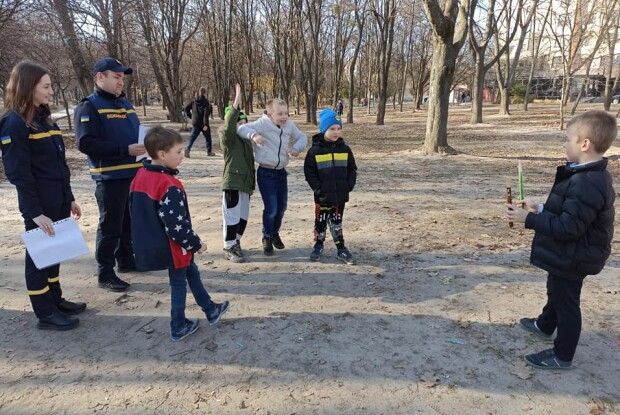 У Луцьку маленький музикант дав сольний концерт для дітей-біженців (Відео)